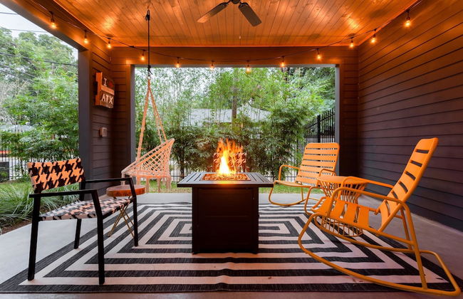 Disco Den w Hot Tub 6 min Walk to Rainey St - Foto 4