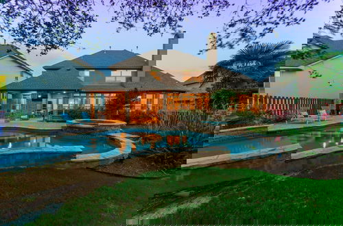 Foto 1 - Upstay - Spacious Home w Pool-hot Tub-office-yard