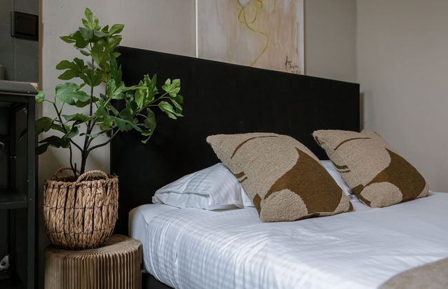 Chic Rooftop Apartment in Antwerp s Shopping hub - Photo 13