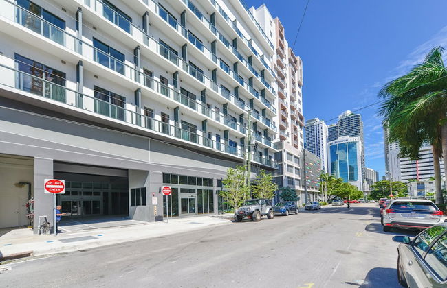 Luxury 3BR with Private Rooftop - Foto 29