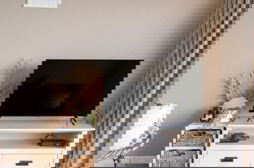Foto 6 - Bright Apartment With 2 Terraces Close to Beach