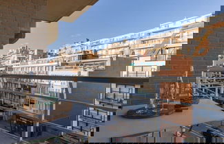 Foto 2 - Bright Apartment With 2 Terraces Close to Beach