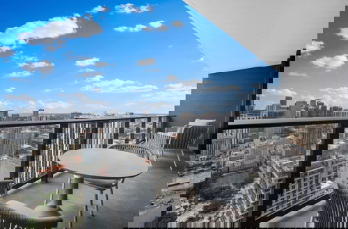 Photo 17 - Downtown Luxury with Panoramic Views