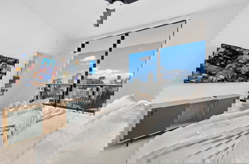 Photo 3 - Downtown Luxury with Panoramic Views