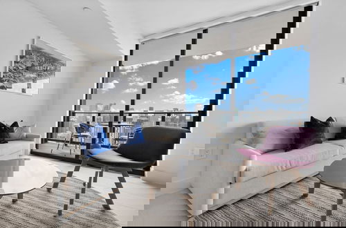 Photo 15 - Downtown Luxury with Panoramic Views