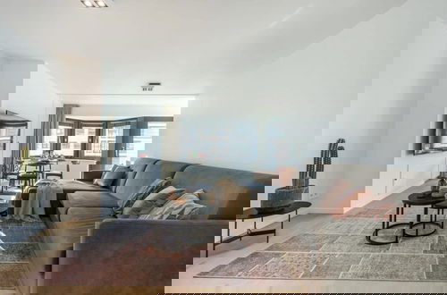 Foto 1 - Modern Apartment Near the Beach