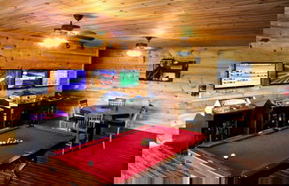 Foto 2 - Gatlinburg s Finest Majestic Views Home Theater Hot Tubs and More