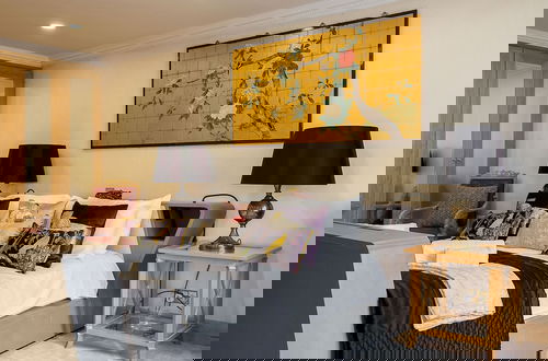 Foto 11 - Penthouse 3-bed 3-bath on Marble Arch