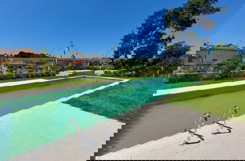 Foto 22 - Amazing Design Garden With Pool by Vacationy