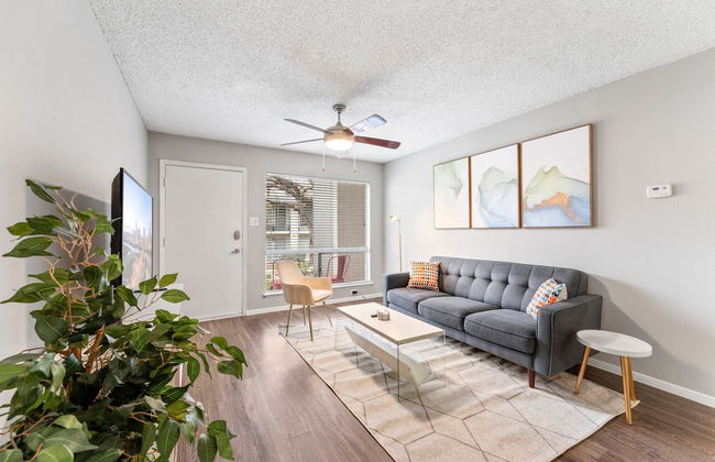 Soco 2BR Corner Suite w Pool King bed Fast Wifi - Foto 1