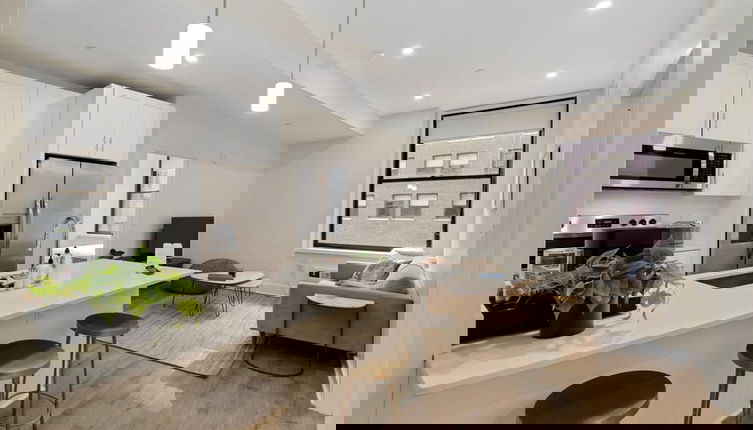 Foto 1 - Sosuite 2BR Apt w W/d, Gym, Lounge