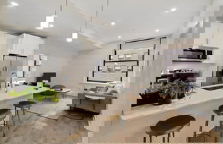 Foto 1 - Sosuite 2BR Apt w W/d, Gym, Lounge