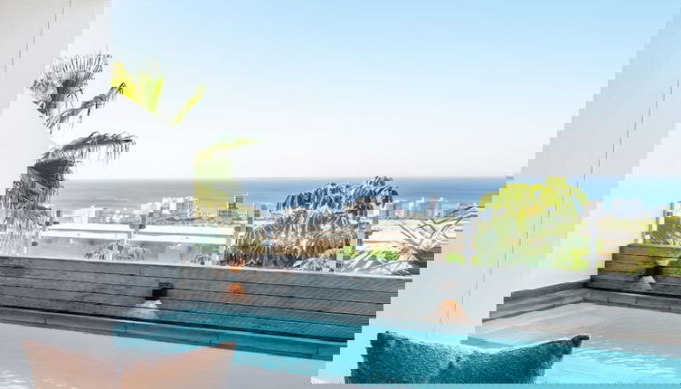 Foto 1 - Luxurious Villa w Sea City Views Splendor Views