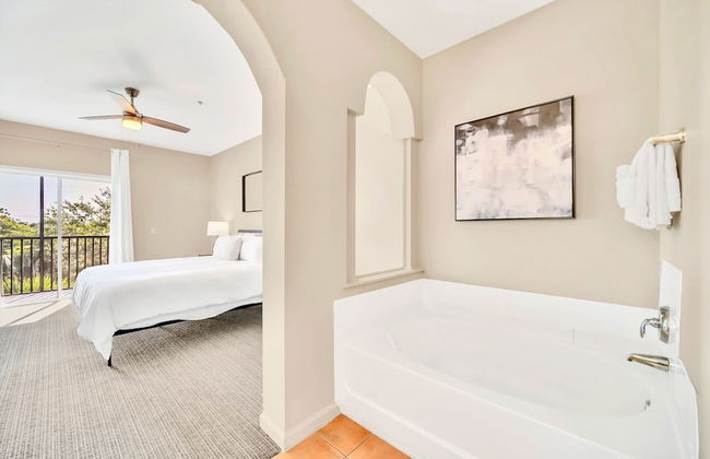 3BR Condo - Near Disney Balcony Pool Hot tub - Foto 9