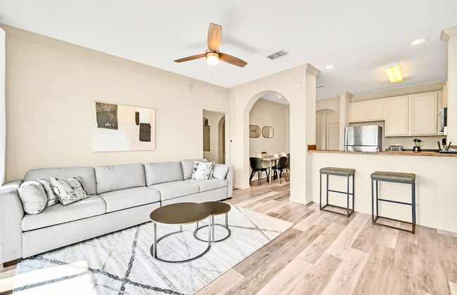 3BR Condo - Near Disney Balcony Pool Hot tub - Foto 2