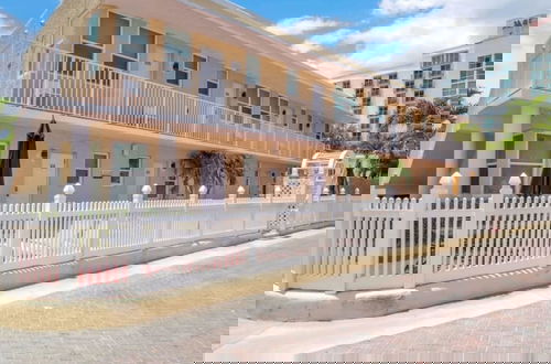 Foto 2 - Spectacular Ocean View Corner Apartment