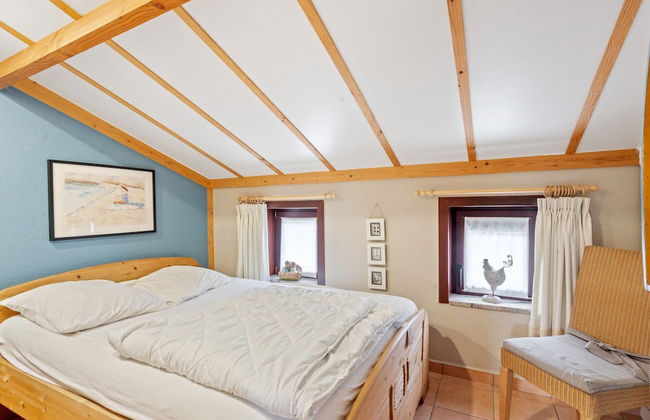 Charming Apartment Near the Beach - Photo 3