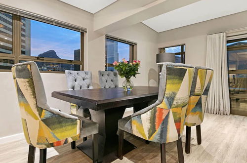 Photo 17 - 2 BD Penthouse in the Heart of the Mother City