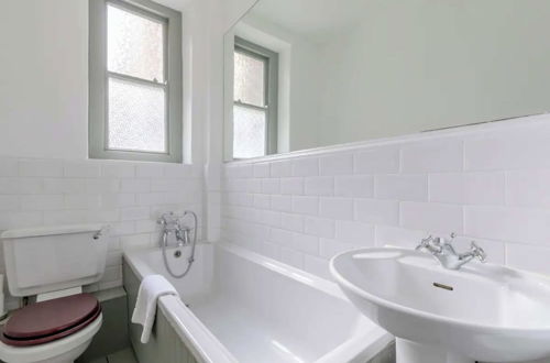 Photo 15 - Timeless Victorian 1BD Flat - Fulham