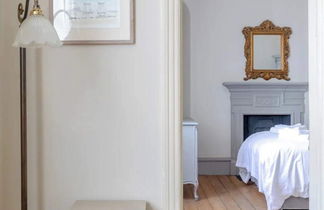 Photo 1 - Timeless Victorian 1BD Flat - Fulham