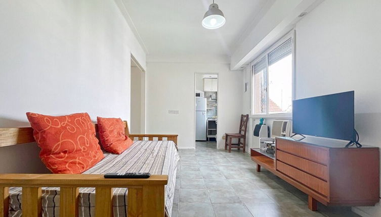 Foto 1 - Charming 2-room Apartment in Caballito: Comfort and Views in Buenos Aires