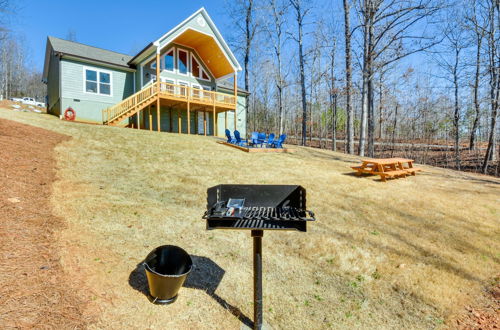 Foto 16 - Lake Hartwell Cottage w/ Boat Dock: Near Clemson