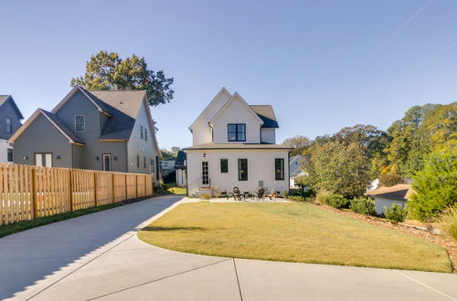 Photo 20 - Belmont Vacation Home w/ Fire Pit: Walk Downtown