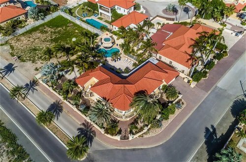 Photo 26 - Luxury 4br4ba Villa w Hottub Pool Ocean Views