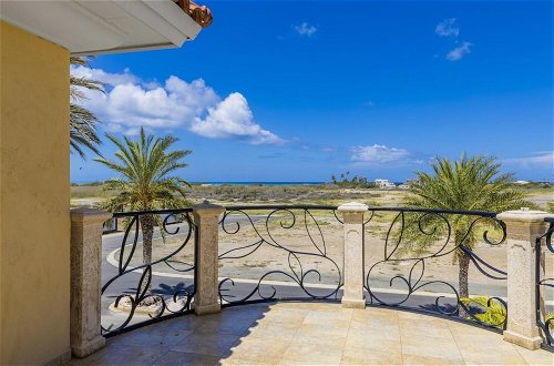 Photo 20 - Luxury 4br4ba Villa w Hottub Pool Ocean Views