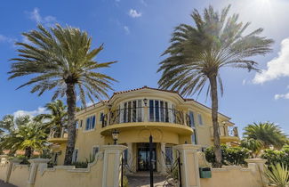 Photo 2 - Luxury 4br4ba Villa w Hottub Pool Ocean Views