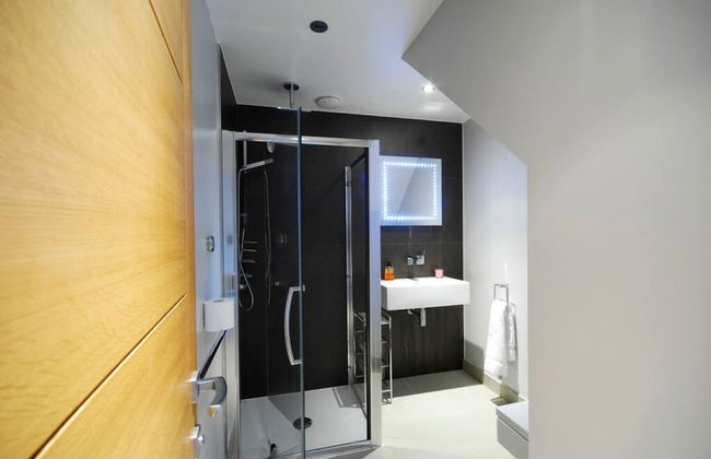 The Oars - Riverfront Property - From 300 Per Night - Foto 10