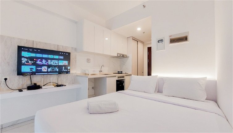 Foto 1 - Minimalist Studio At 32Nd Floor Sky House Alam Sutera Apartment