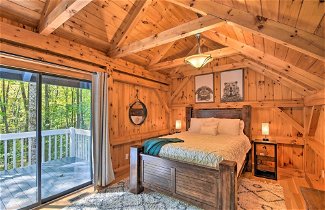 Foto 2 - Modern Mountain Cabin w/ Resort-style Amenities