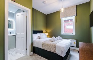Photo 2 - Hilltop Serviced Apartments - Stockport