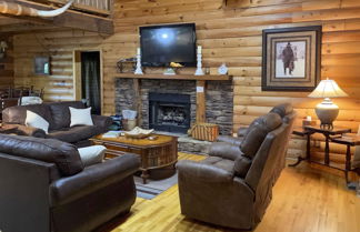 Photo 3 - Cozy Trenton Cabin w/ Spa ~15 Mi to Lookout Mtn