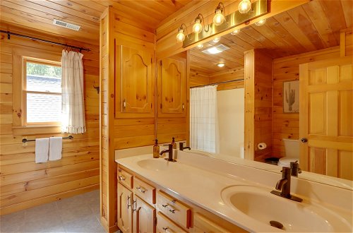 Photo 34 - Blue Ridge Cabin w/ Hot Tub & Private Lake
