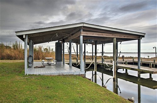 Foto 24 - Waterfront Slidell Home w/ Boat Dock & Canal View