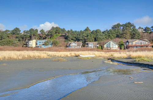 Photo 7 - Oceanfront Moclips Escape w/ Deck & Beach Access