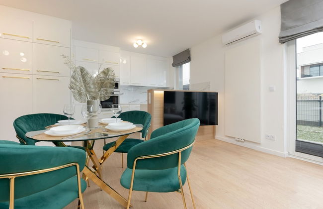 Dark Green Apartment by Renters - Foto 16