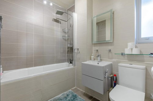 Photo 25 - Inviting 2BD Flat 15 Minutes From Regents Park