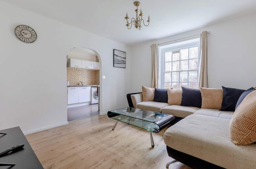 Photo 24 - Inviting 2BD Flat 15 Minutes From Regents Park