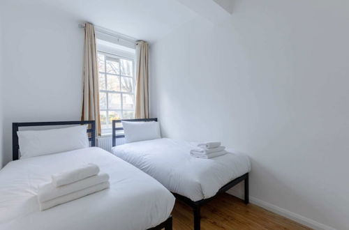 Photo 13 - Inviting 2BD Flat 15 Minutes From Regents Park