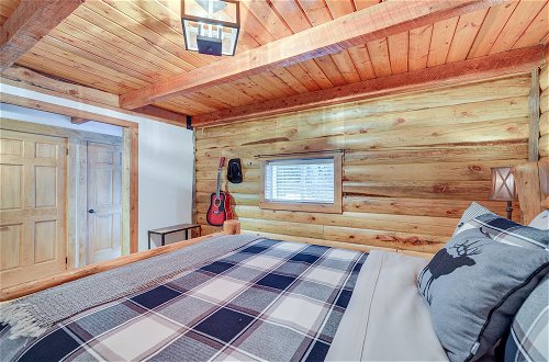 Photo 24 - Dreamy Alpine Cabin w/ Hot Tub, Fireplace & More