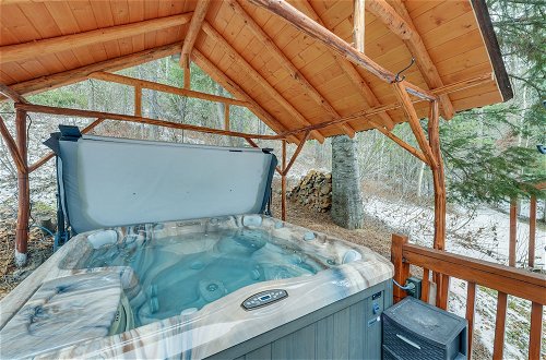 Foto 9 - Dreamy Alpine Cabin w/ Hot Tub, Fireplace & More