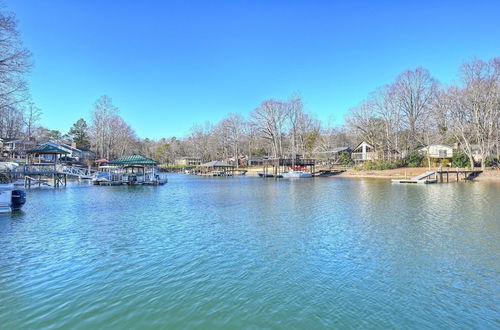 Photo 4 - Dock Days by Avantstay Swimming Platform, Dock