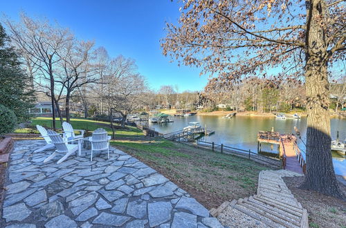 Foto 45 - Dock Days by Avantstay Swimming Platform, Dock