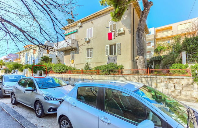 2-bdr apt With Shared Garden, 3 min Walk to Beach - Foto 36