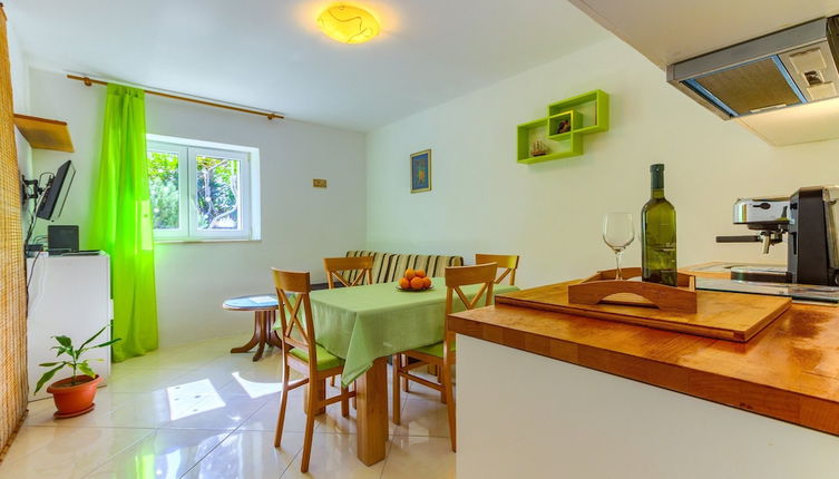 Foto 1 - 2-bdr apt With Shared Garden, 3 min Walk to Beach