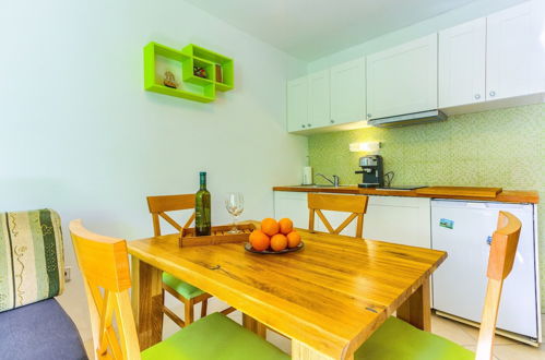 Photo 18 - 2-bdr apt With Shared Garden, 3 min Walk to Beach