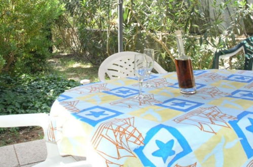 Photo 21 - 2-bdr apt With Shared Garden, 3 min Walk to Beach